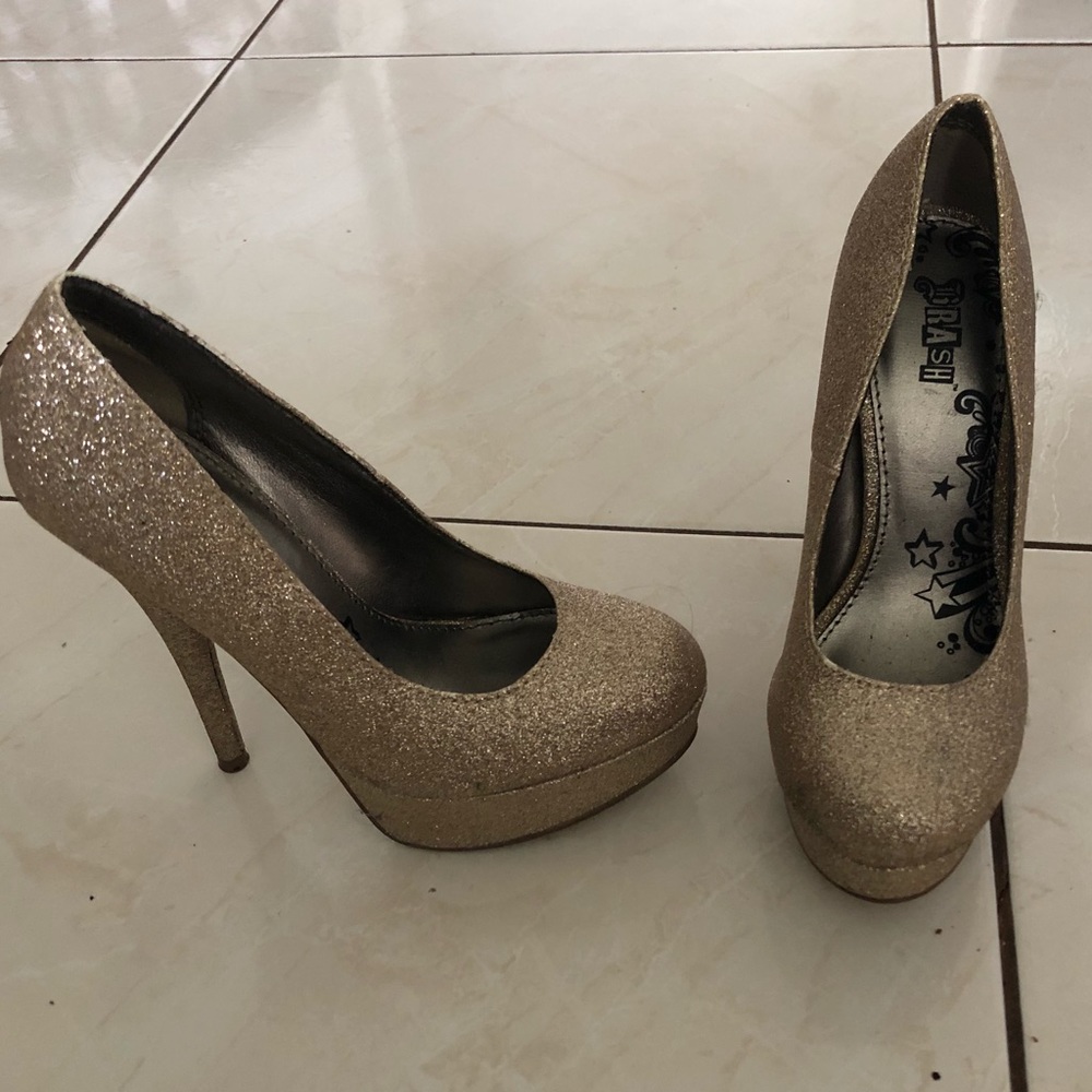 Size 5 Gold Glitter Heels